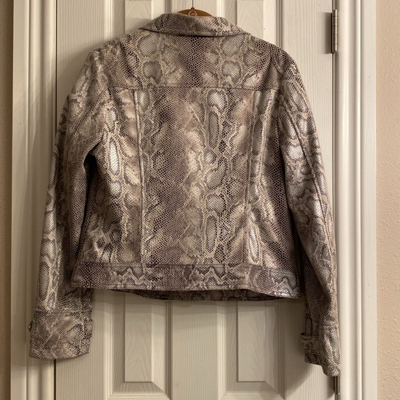 KUT from the Kloth Faux
Snakeskin Jacket, Size: XL - Picture 6 of 11